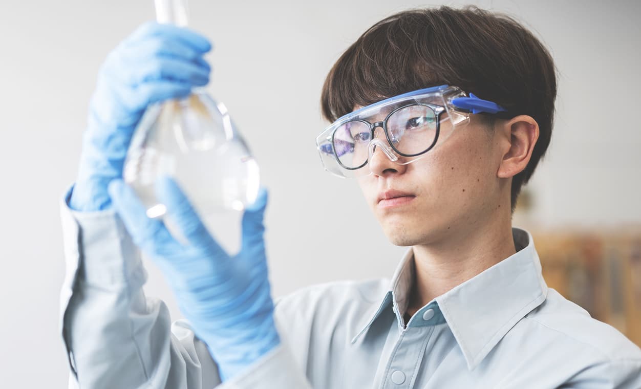 研究試験の作業補助を行う／人材派遣事業